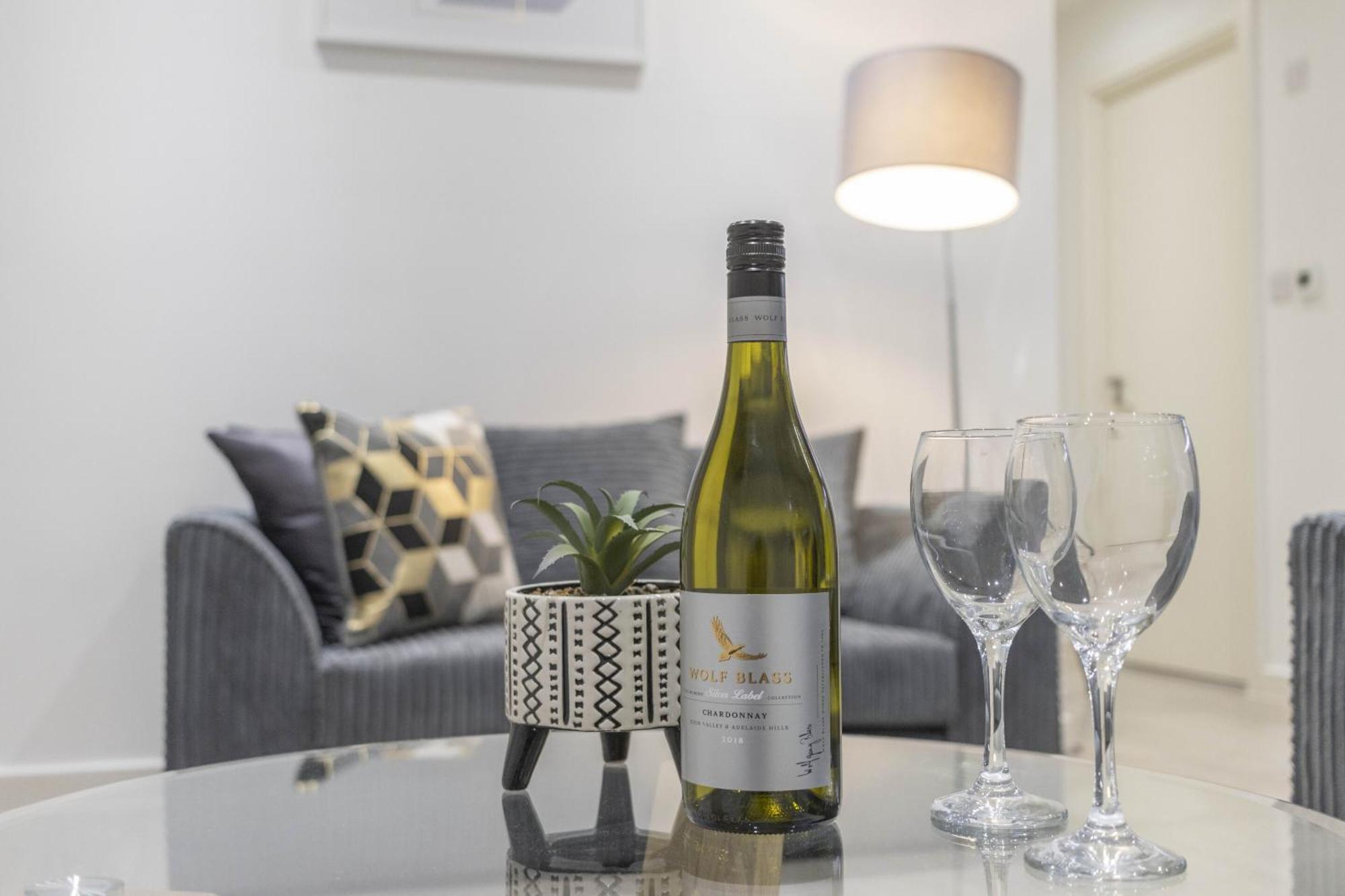 Linacre 1&2 - One And Two Bed Flat Behind The Cathedral With Free Parking And Fast Wifi Apartman Exeter Szoba fotó