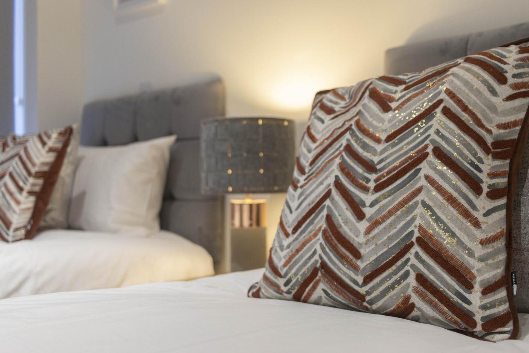 Linacre 1&2 - One And Two Bed Flat Behind The Cathedral With Free Parking And Fast Wifi Apartman Exeter Szoba fotó